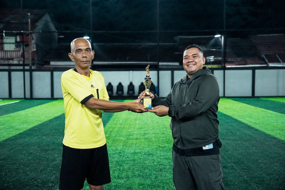 FOURFEO Mini Soccer Pertemukan Empat Generasi Alumni SMUNJU Pontianak, Angkatan 2002 Juara