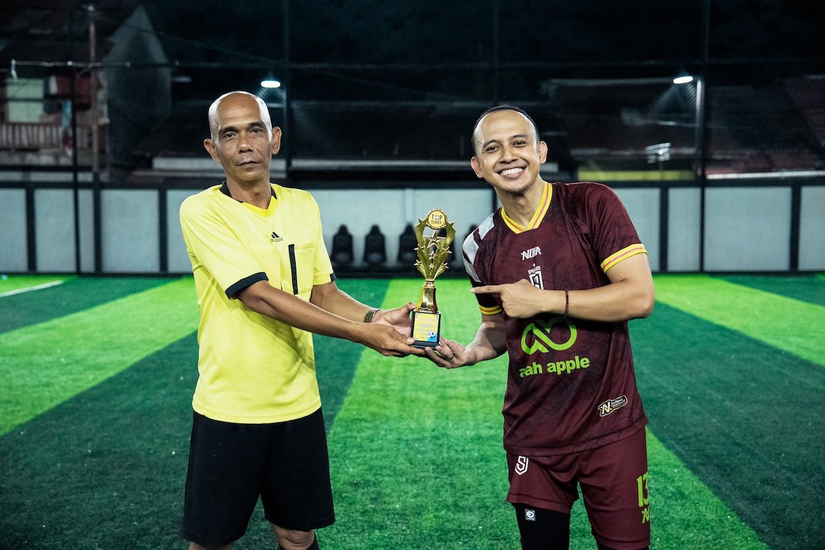 FOURFEO Mini Soccer Pertemukan Empat Generasi Alumni SMUNJU Pontianak, Angkatan 2002 Juara
