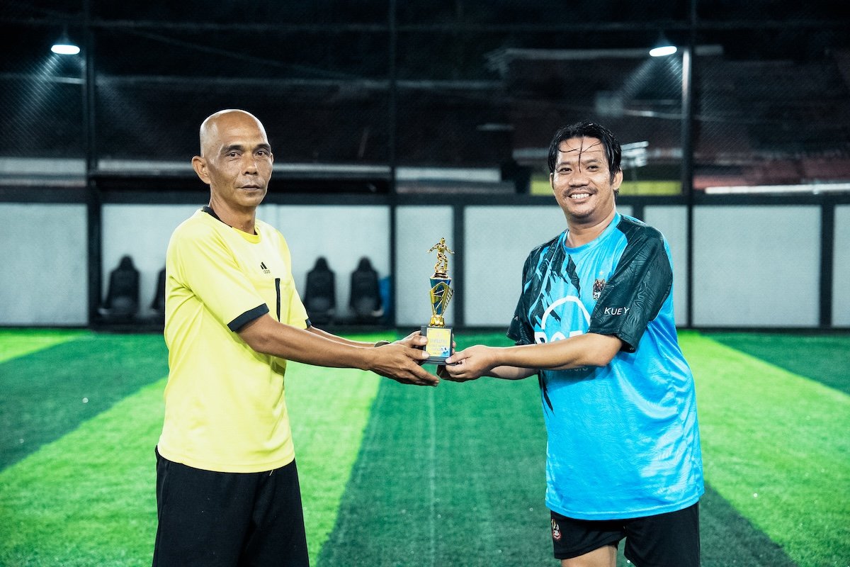 FOURFEO Mini Soccer Pertemukan Empat Generasi Alumni SMUNJU Pontianak, Angkatan 2002 Juara