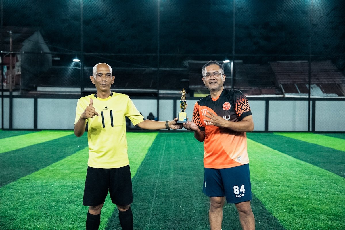 FOURFEO Mini Soccer Pertemukan Empat Generasi Alumni SMUNJU Pontianak, Angkatan 2002 Juara