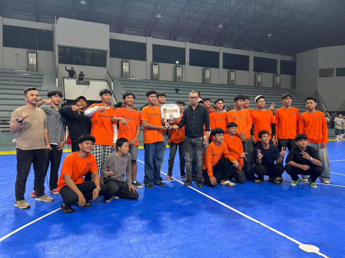 Tampil Kompak dan Kreatif, SMAN 7 Pontianak Raih Juara 1 Best Suporter di STANSA CUP 2026